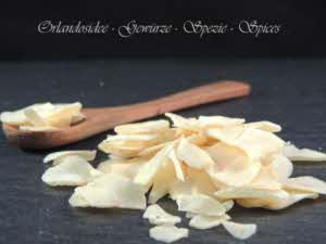 Garlic flakes